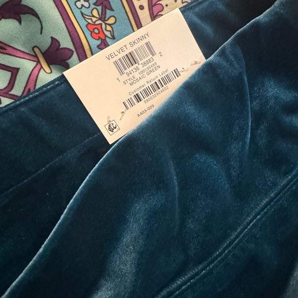 NWT INC Velvet Skinny pants New with tags attached XL - Picture 4 of 5